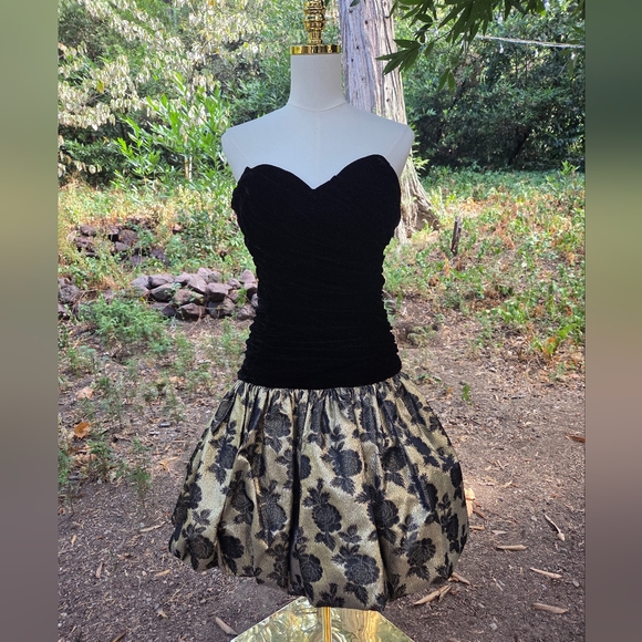 Positively Ellyn Vintage 80s Style Black and Gold Strapless Dress - Picture 1 of 7